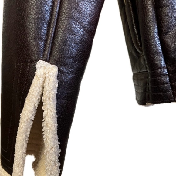 Women's Brown Leather Jacket with Shearling Collar - Picture 7 of 9